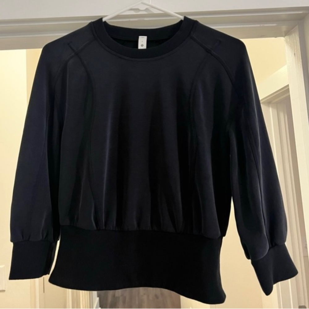 NWT Lululemon Softstreme Ribbed-Hem Pullover in Black - Size 4!